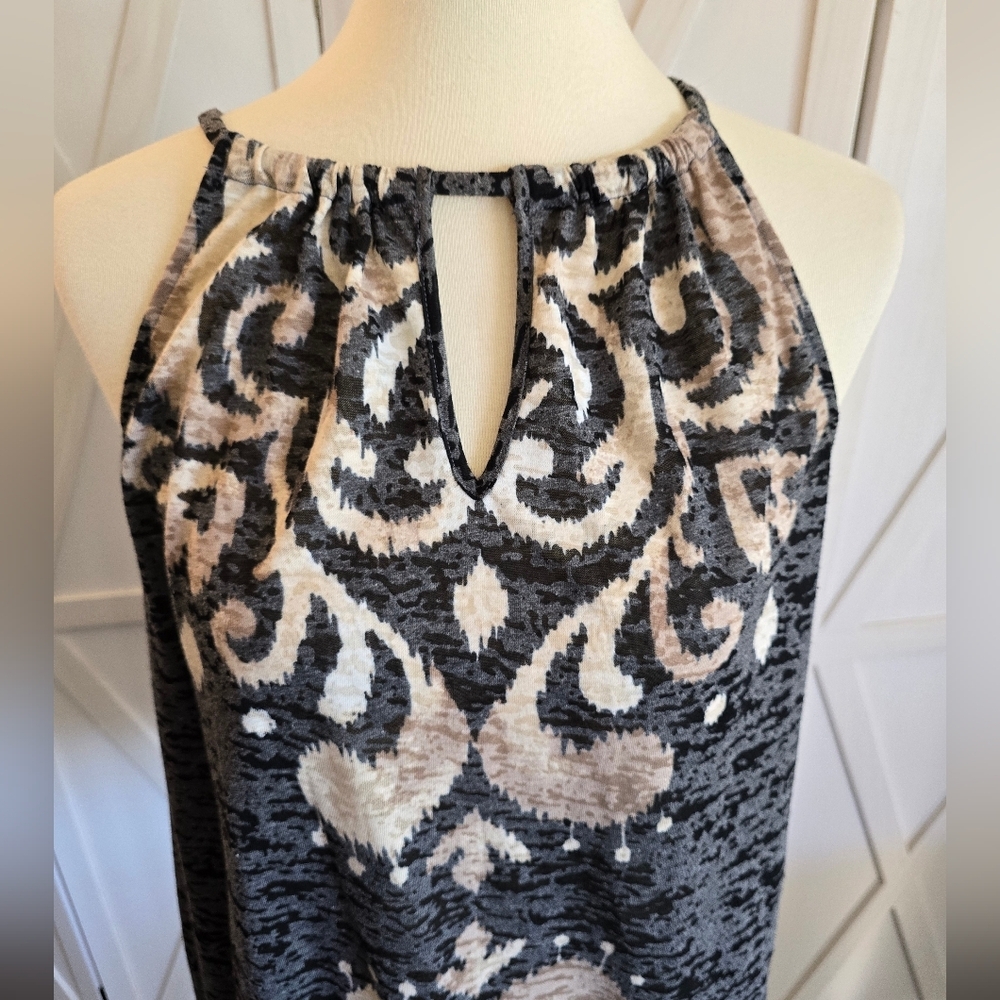 INC Sleeveless Front & Back Keyhole Top in Black and Cream